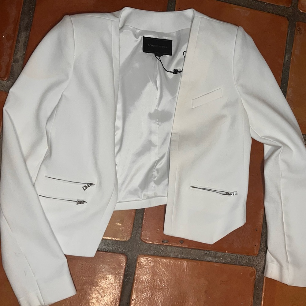 White BCBGMAXAZRIA women’s blazer
